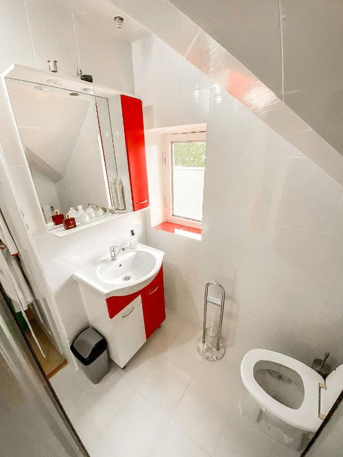 Cosy Bedroom For 2 With Balcony In A Family Villa Turnu Măgurele Екстериор снимка
