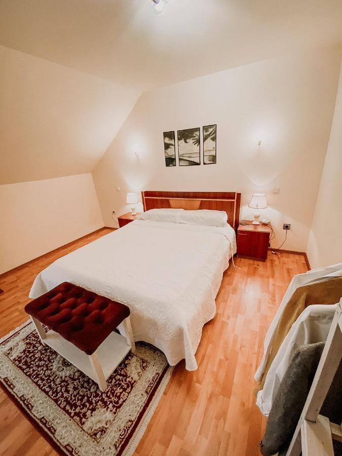 Cosy Bedroom For 2 With Balcony In A Family Villa Turnu Măgurele Екстериор снимка