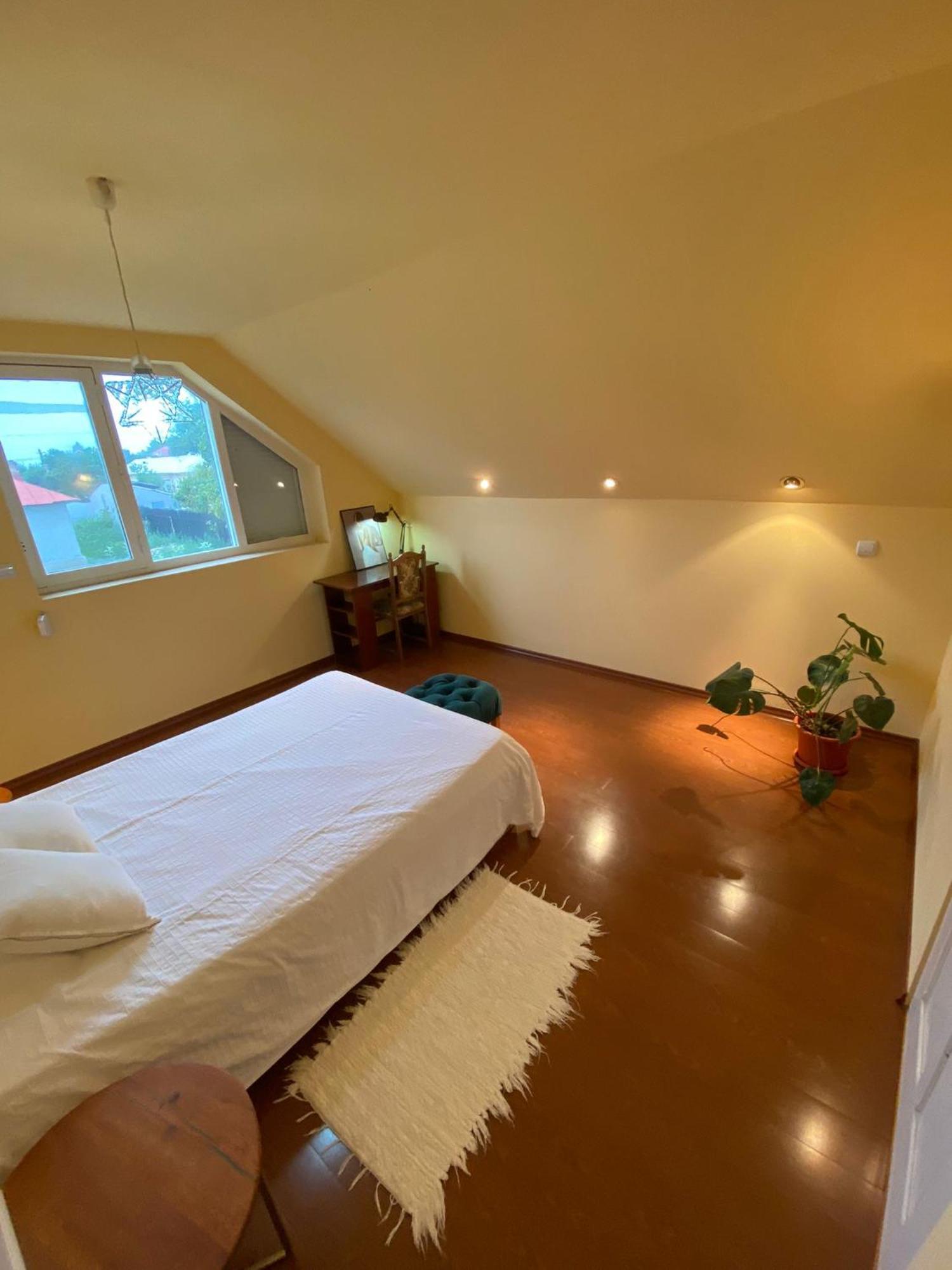 Cosy Bedroom For 2 With Balcony In A Family Villa Turnu Măgurele Екстериор снимка