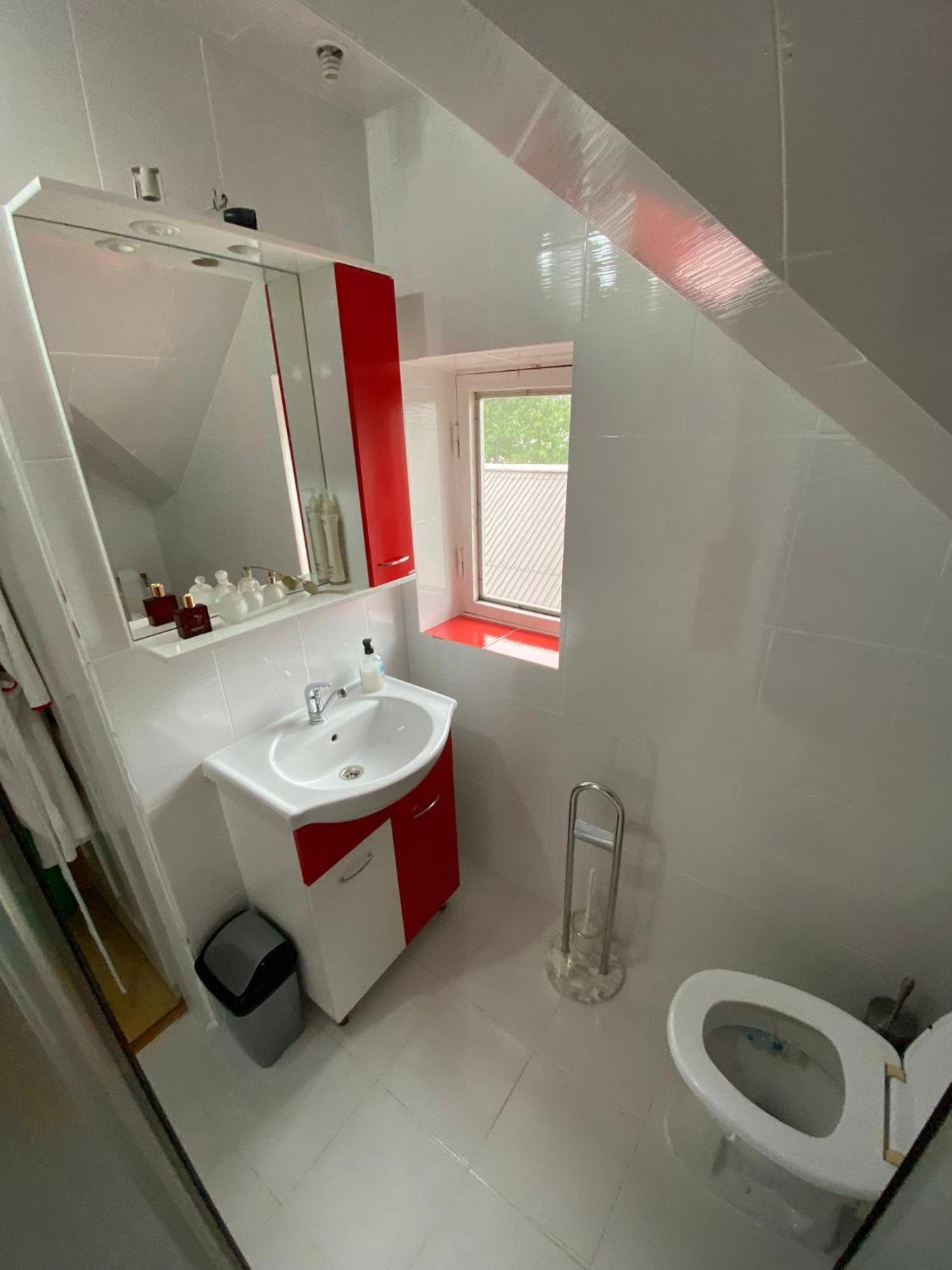 Cosy Bedroom For 2 With Balcony In A Family Villa Turnu Măgurele Екстериор снимка